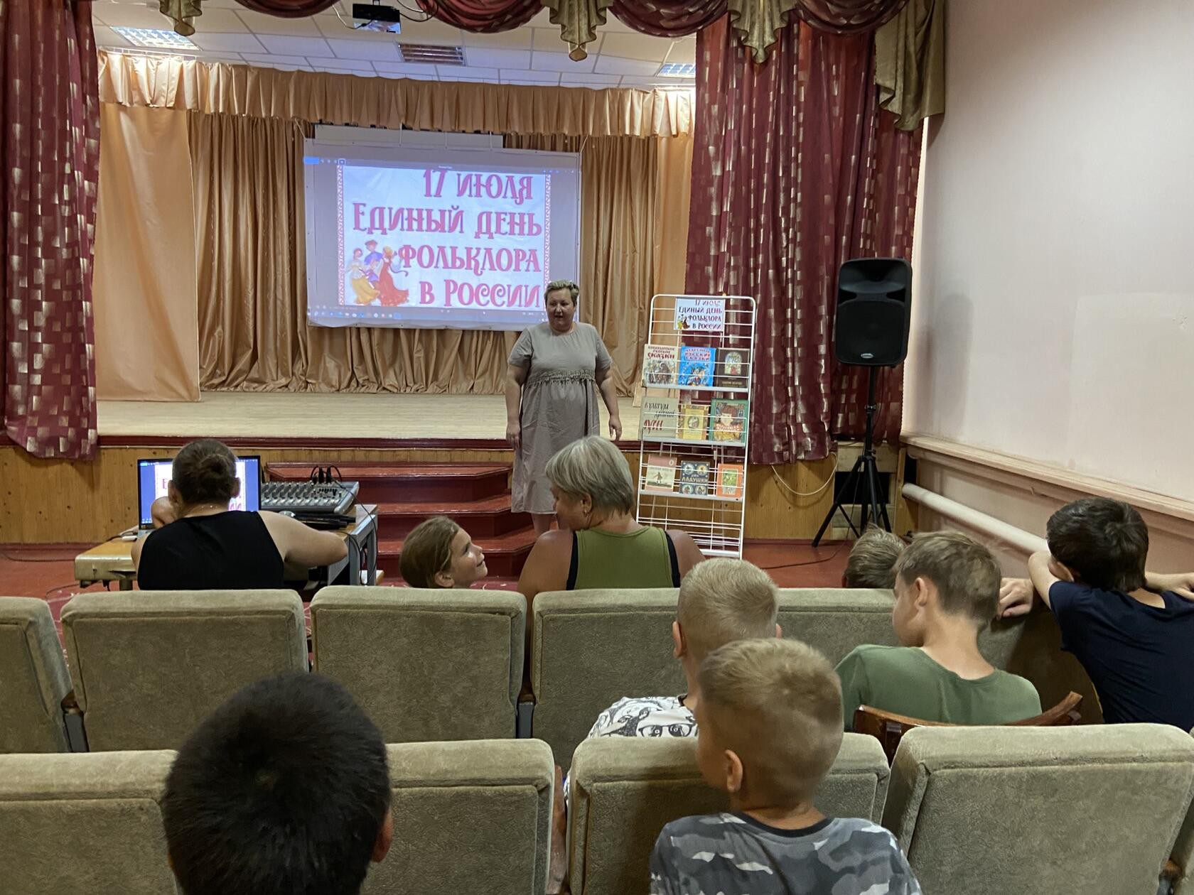 Фольклорный час «Наша хата потешками богата»
